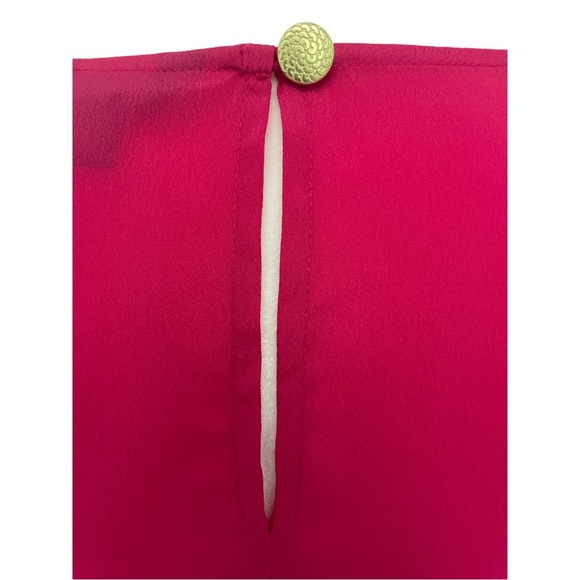 BANANA REPUBLIC SLEEVELESS BLOUSE. FUCHSIA. RUFFLES.GOLD BUTTON DETAIL. Size L - Picture 6 of 16